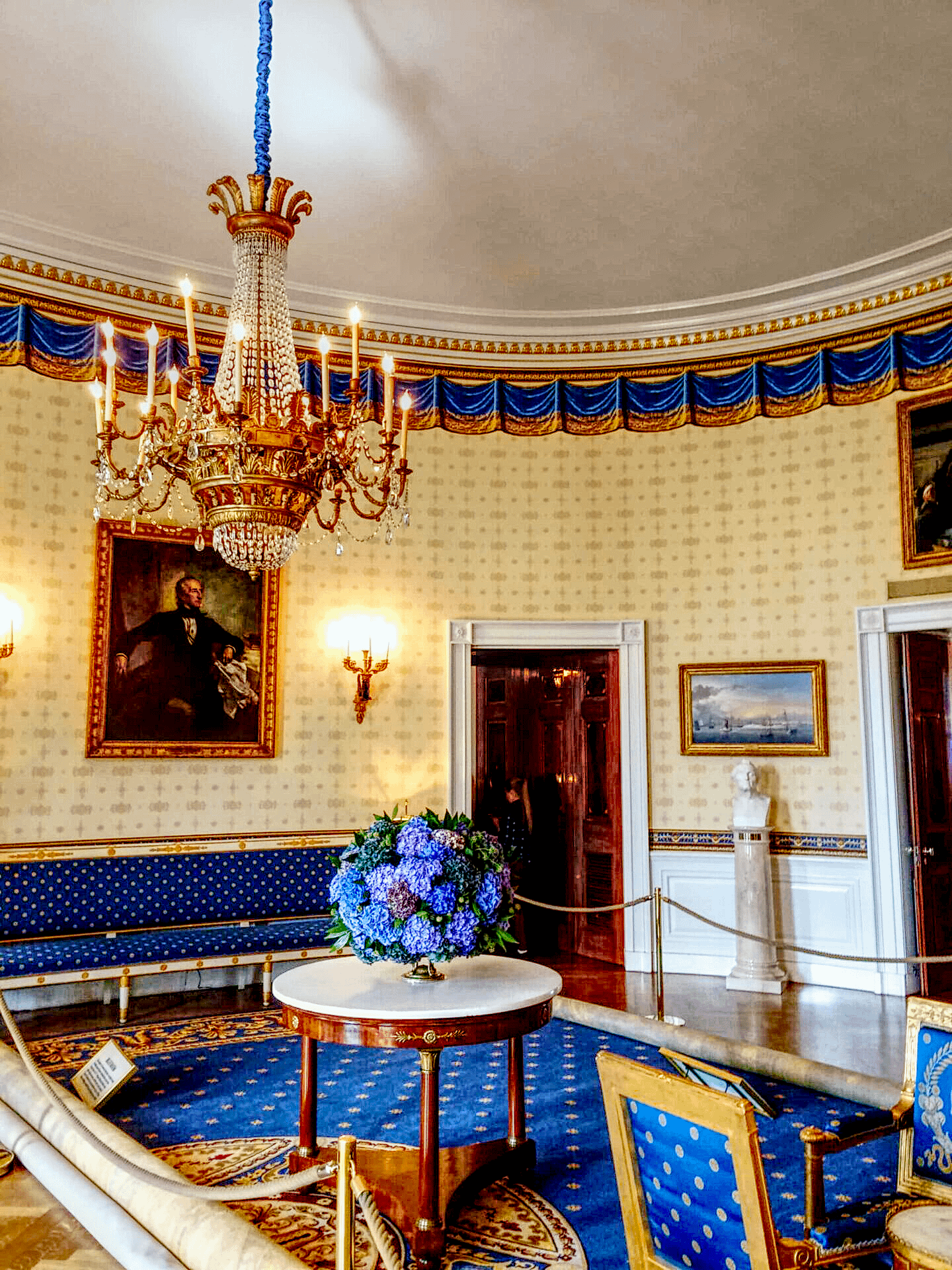 【ホワイトハウス内部見学】レジデンスの中央に位置するブルールームを味わう トラベル D.C.